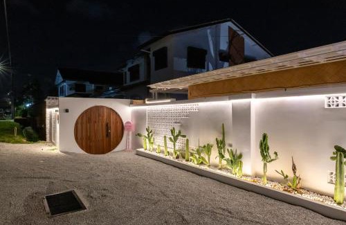 Central District Villa | Villa Paapa & Maama Luxurious Private Pool