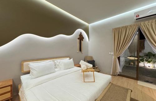 Central District Villa | Villa Paapa & Maama