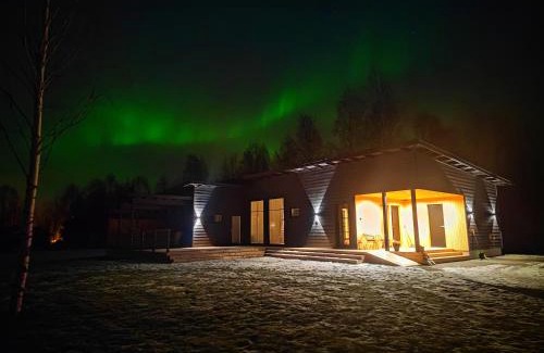 Rovaniemi Villa | Villa Pajunkissa with Jacuzzi and Sauna