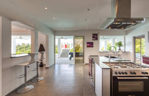 Plum Bay Villa | Villa Palm Bay Summar