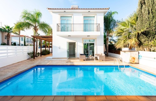 Protaras Villa | Villa Palm Breeze by Ezoria Villas