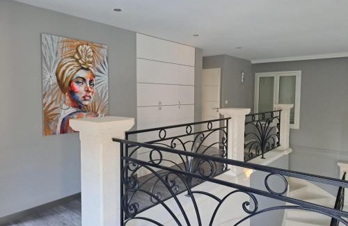 Cannes-et-Clairan Villa | VILLA PALMIER avec PISCINE CHAUFFÉE PRIVÉE proche D'UZES ET ANDUZE