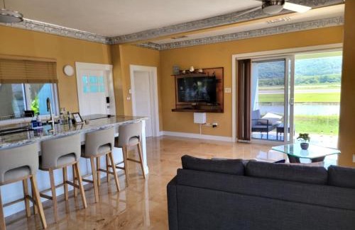 White House House | Villa Panorama