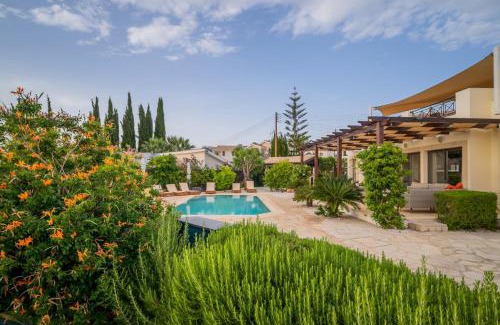 Kouklia Villa | Villa Panorama - Stunning views in villa with hot tub, pool, garden