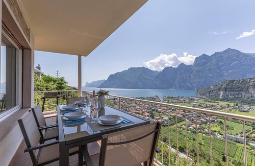 Nago-Torbole Villa | Villa Panorama With Private Pool