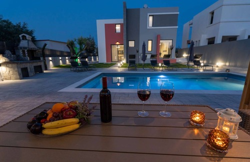 Afandou Villa | Villa Pasadra: a brand new, luxurious escape, just a 1-minute drive from the stunning Afandou Beach!