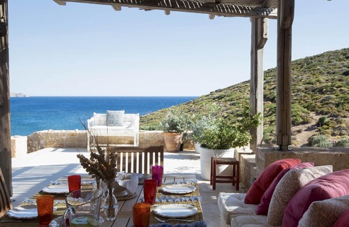 Kampos Villa | Villa Patmos with views of the twin beaches of Didimes