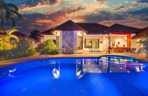 Nong Prue Villa | Villa Pattaya Hill, Free Electricity, minutes from Beach and Pattaya