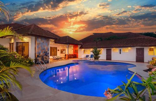Nong Prue Villa | Villa Pattaya Hill, Free Electricity, minutes from Beach and Pattaya