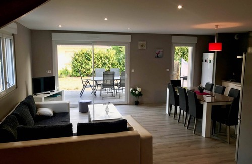 Merlimont House | Villa Pétales de Rose in Merlimont, with whirlpool bath, pets welcome