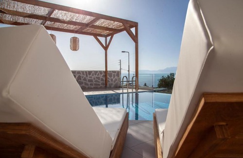 Aktio-Vonitsa Villa | Villa Petalouda with Sea Views