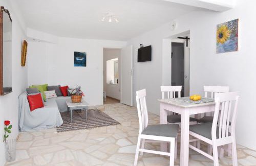 Megas Gialos House | VILLA PETROS SEA SUITE
