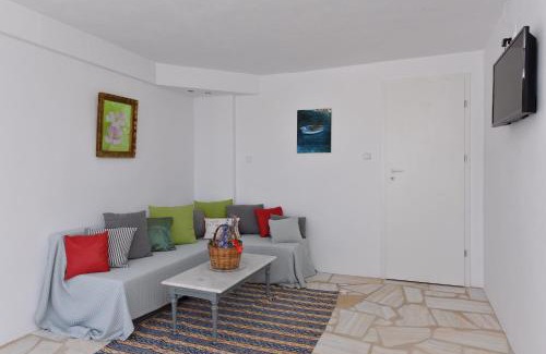 Megas Gialos House | VILLA PETROS SEA SUITE