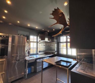Amriswil House | Villa Philipp Plein - Designervilla mit Pool