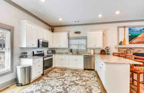 Hiawassee House | 'Villa Piccinni' on Lake Chatuge w/Views!