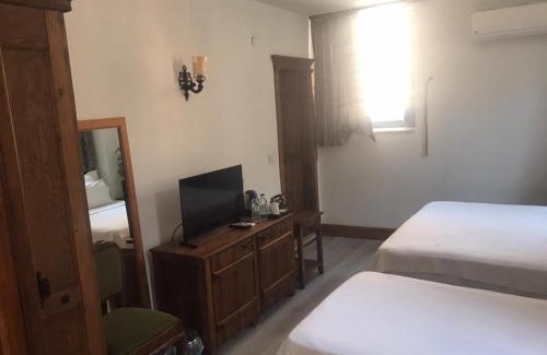 Ayvalik City Center Bed & Breakfast | Villa Pietra