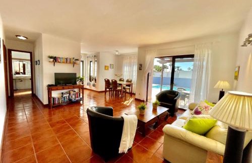 Playa Blanca Villa | Villa Pilar