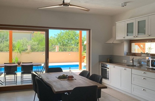 Pakostane Villa | Villa Pine Tree
