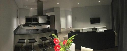 Estreito da Calheta House | Villa Pinheira II