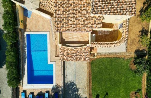 Patio Villa | Villa Pinheiro