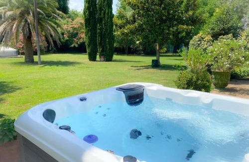Lattes House | Villa Piscine Chauffée Jacuzzi Lattes Proche Montpellier et Plages