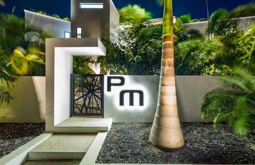 Juba Sound Villa | Villa PM TCI, a 30,000sq/ft Mansion, Fully Staffed, includes Chef, Sleeps 18+ppl