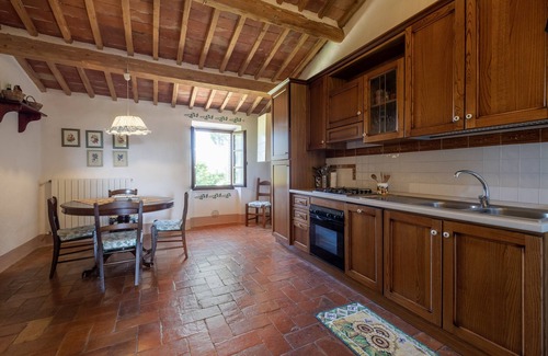 Contignano Villa | Villa "Podere La Montalla" with Private Pool & Wi-Fi