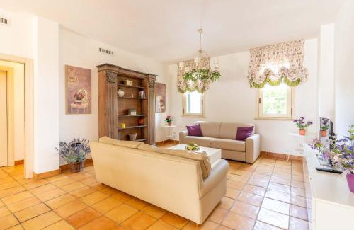 Noicattaro Villa | Villa Poggio Verde with pool - Exclusive Retreat