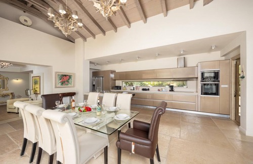 Kateleios Villa | Villa Pomegranate Tree