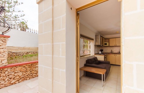 Santa Maria Estate Apartment | Villa & Pool 4 Mellieħa Bay Retreat, Mellieha, Malta