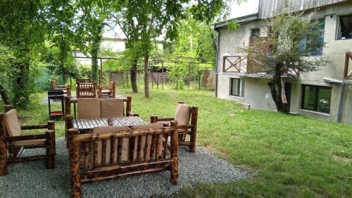 Ambrolauri Bed & Breakfast | Villa PorTina