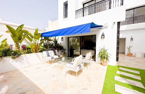 Hammamet House | Villa Poseidon: piscine et bord de mer à Hammamet