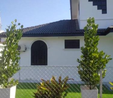 Kampung Guar Syed Alwi House | Villa President Homestay -4 bedroom Aircond WIFI Vacations Home