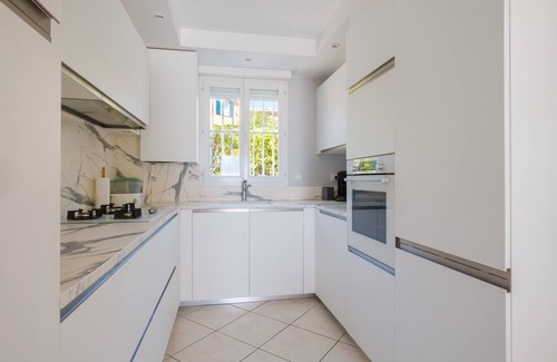 Cagnes-sur-Mer Villa | Villa 'Privée Avec Piscine' with Sea View, Private Pool and Wi-Fi