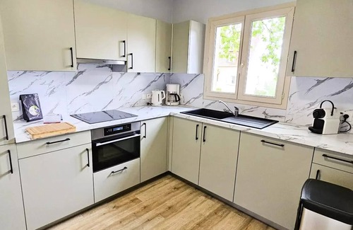 Lanzac Villa | Villa, privater Pool, unabhängig, 2 Bäder 8 Personen
