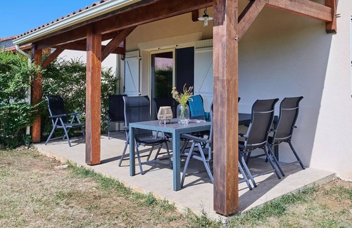 Lanzac Villa | Villa, privater Pool, unabhängig, 2 Bäder 8 Personen
