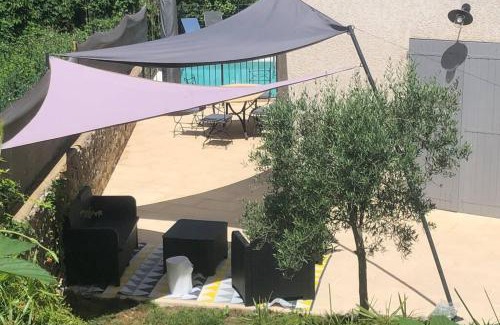 Saint-Laurent-de-Carnols Villa | Villa Provence climatisée, jardin, piscine privée chauffée, Wifi