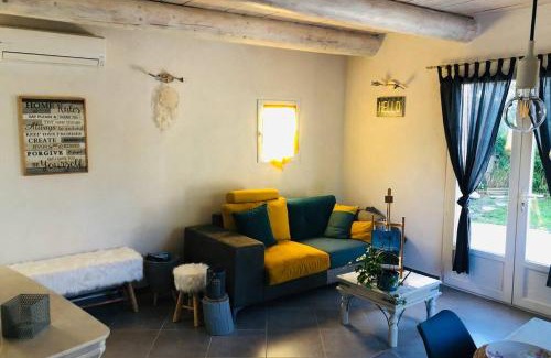 Saint-Laurent-de-Carnols Villa | Villa Provence climatisée, jardin, piscine privée chauffée, Wifi