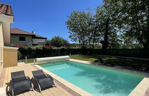 Chevry Villa | Villa Proche de Génève, Pour Skier Dans le Jura ou Profiter de la Piscine en été