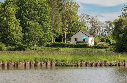 Ouzouer-sur-Trezee Villa | Villa Proche Briare, au Bord du Canal, en Pleine Nature