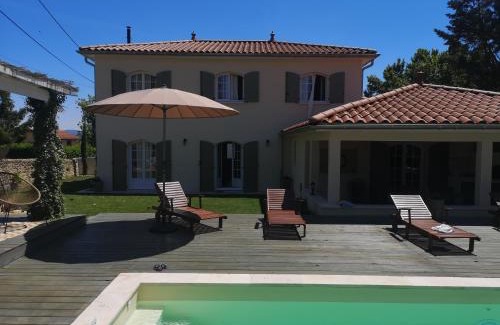 L'Arbresle Villa | Villa provençale