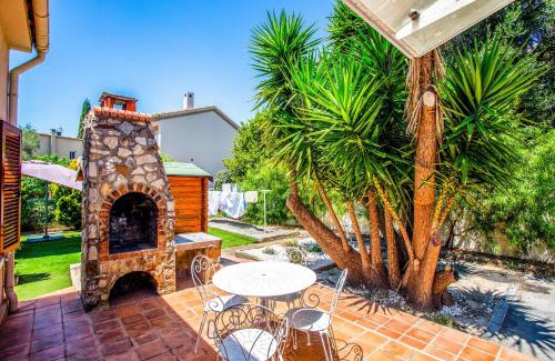 La Valette-du-Var Villa | VILLA PROVENCE-SPA&BBQ CENTRE AU CALME- JARDIN - TERRASSES