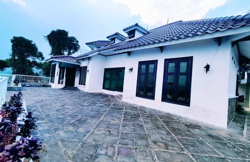 Cipanas Villa | Villa Puncak