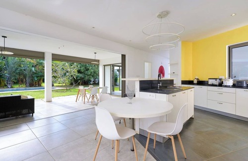 Bain Boeuf House | Villa Pur'Nam,4 bedrooms, 5 min walk to the beach