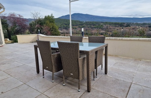 Crillon-le-Brave House | Villa Récente Avec Piscine - vue Dégagée sur le Mont-ventoux