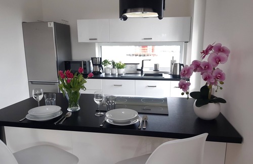 Kolczewo House | VILLA RA with large garden, fireplace and sauna, surrounded by nature