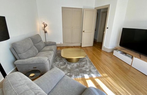 Poincare - Foch - Anatole France - Croix de Bourgogne Apartment | Villa Raymond Poincare