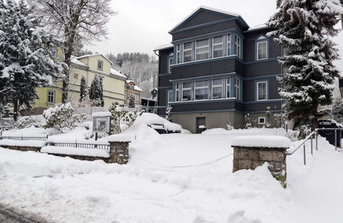 Friedrichroda Apartment | Villa Regina "Fürstensuite" our most beautiful apartment with a view over Friedrichroda