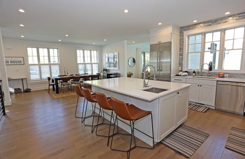 South Rehoboth House | Villa Rehoboth - 5 master suites, salt-water pool, cinema. In-town location.