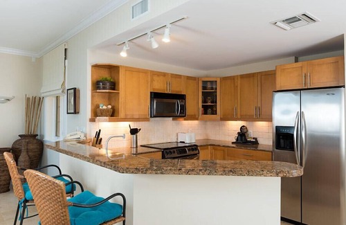 Grace Bay Condo | Villa Renaissance 304: 3rd Floor, 2 Bedrooms, 2 1/2 Bathrooms, Ocean Front Villa